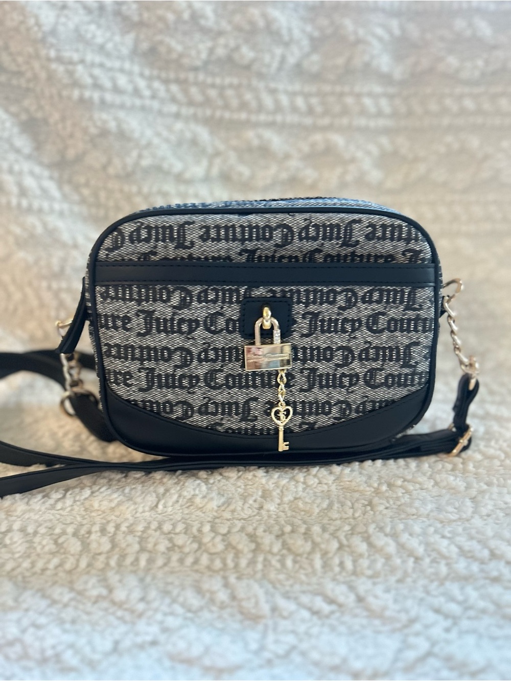 Juicy Couture Eastside Westside Camera Crossbody Bag NWT Y2K Lock & Key